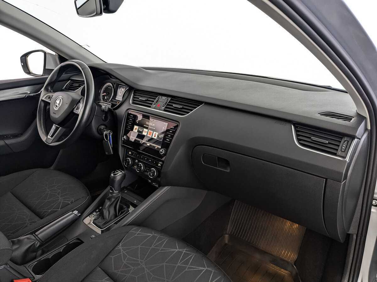 Купить Skoda Octavia с пробегом. Фото: #8