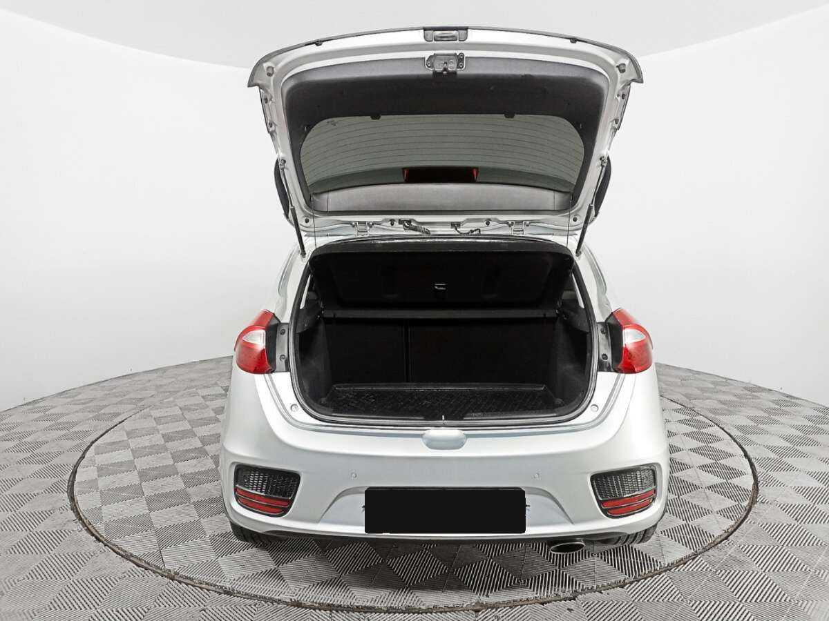 Купить Kia Ceed с пробегом. Фото: #9