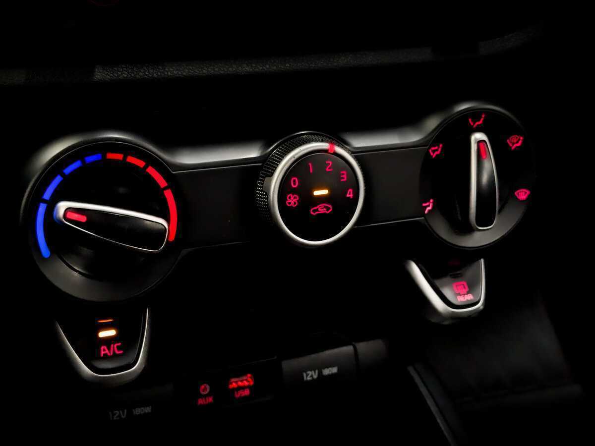 Купить Kia Rio с пробегом. Фото: #21