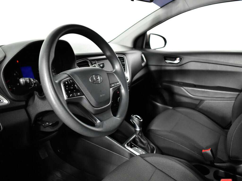 Купить Hyundai Solaris с пробегом. Фото: #12