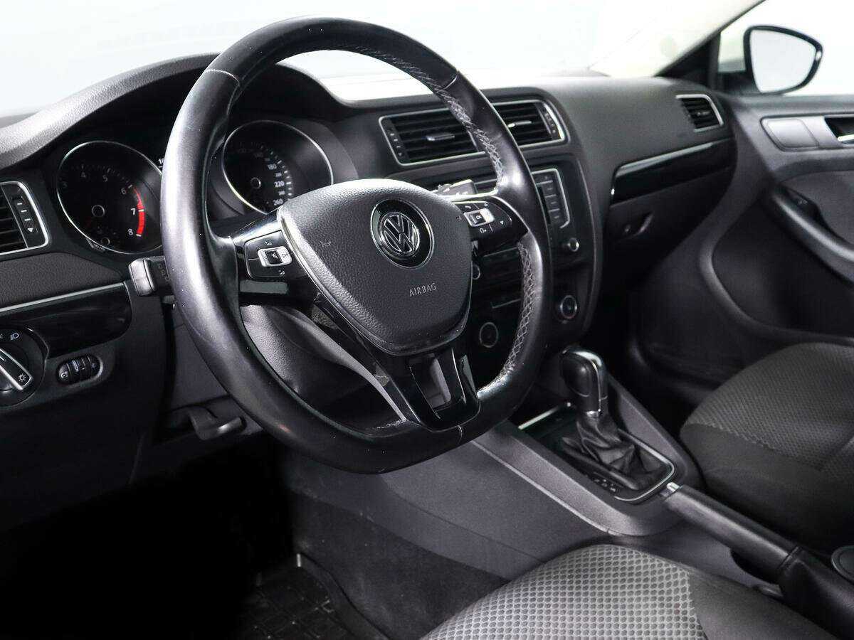 Купить Volkswagen Jetta с пробегом. Фото: #12