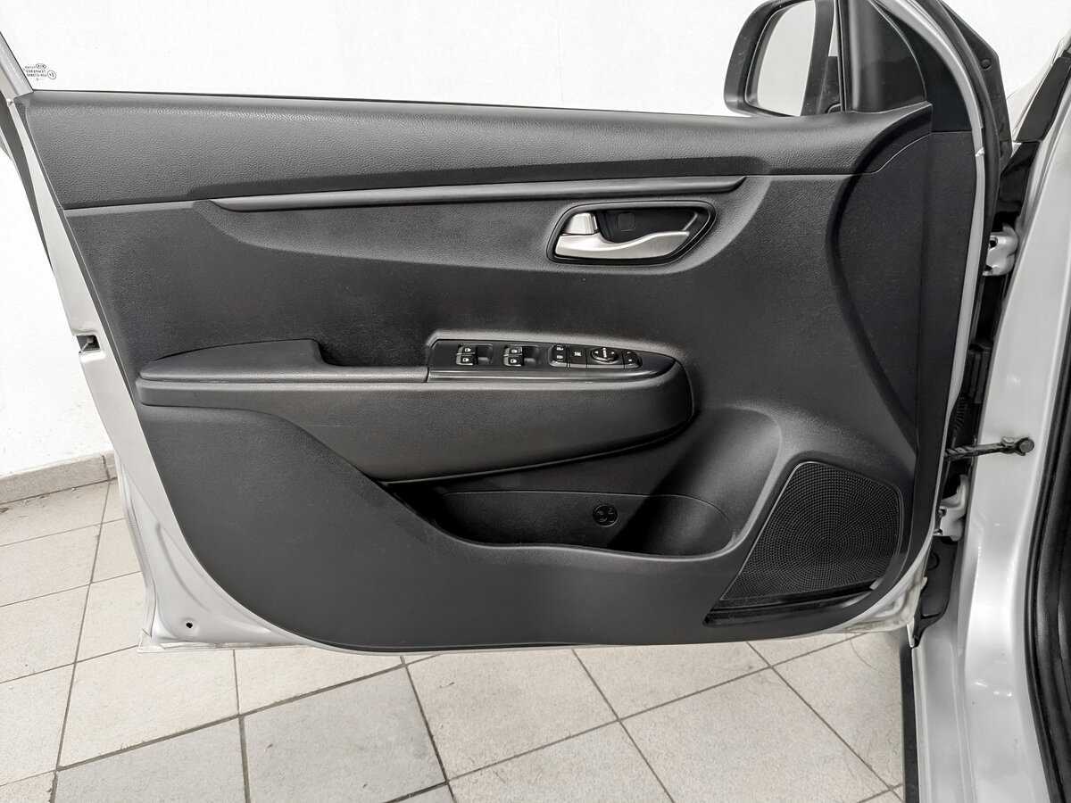 Купить Kia Rio с пробегом. Фото: #18