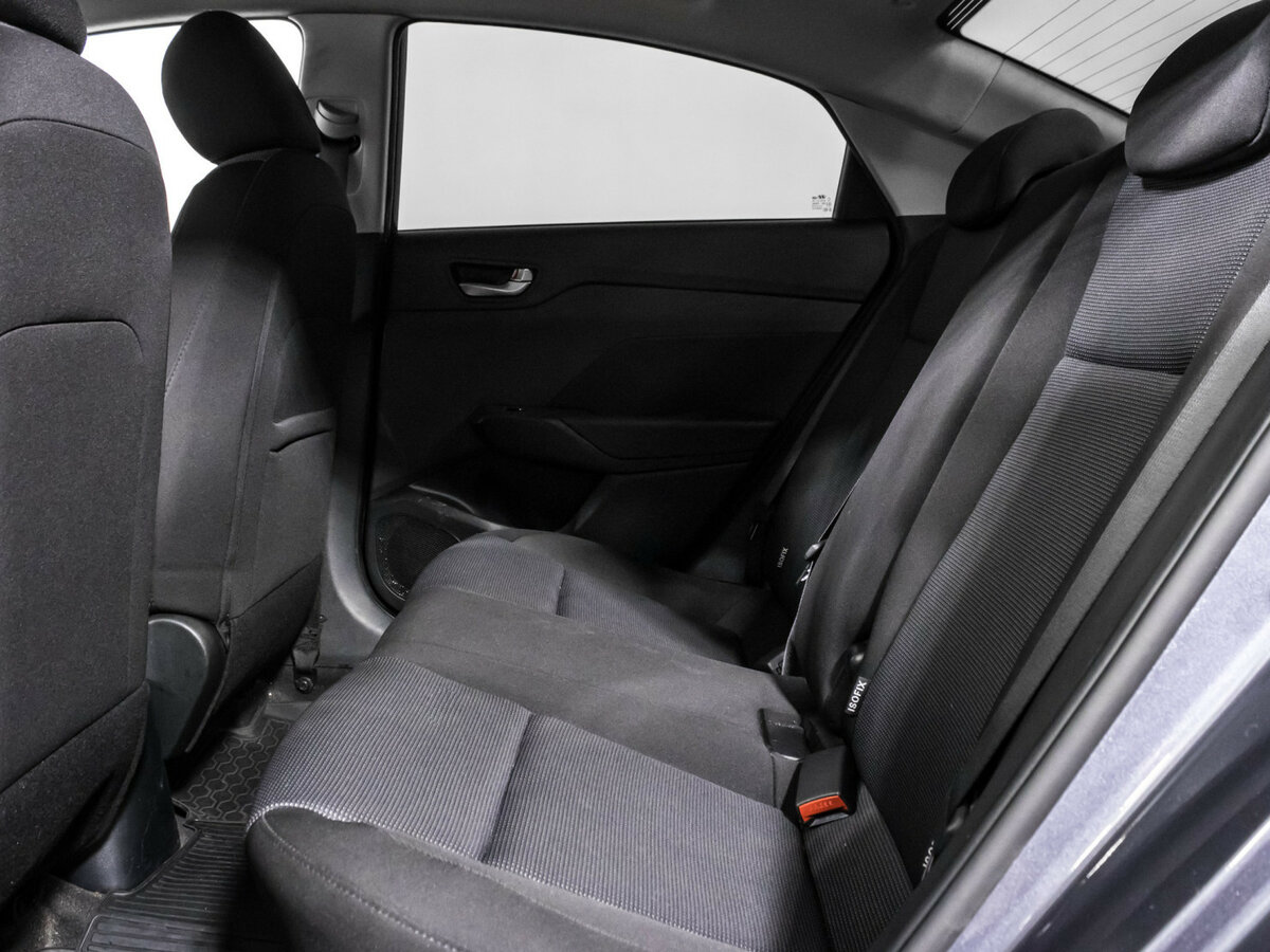 Купить Hyundai Solaris с пробегом. Фото: #11