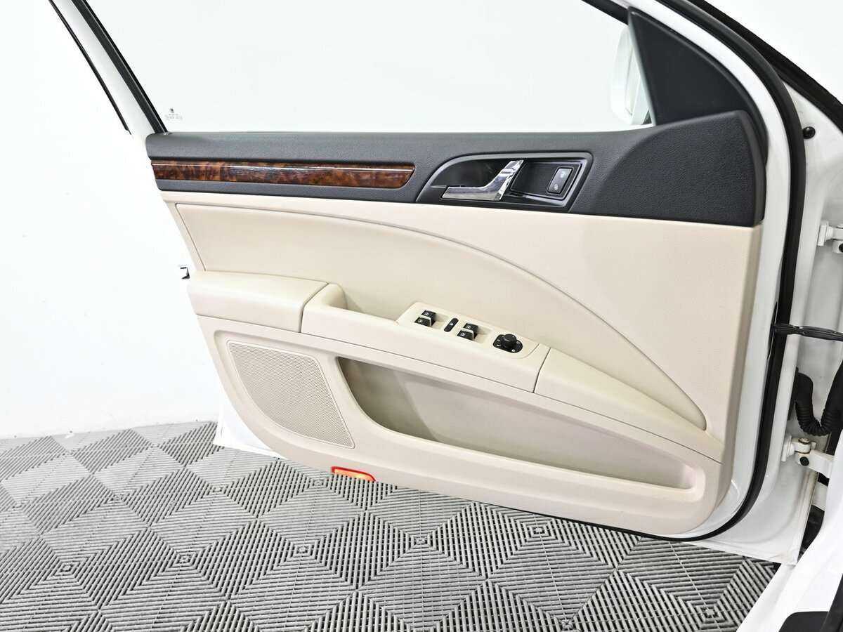 Купить Skoda Superb с пробегом. Фото: #8