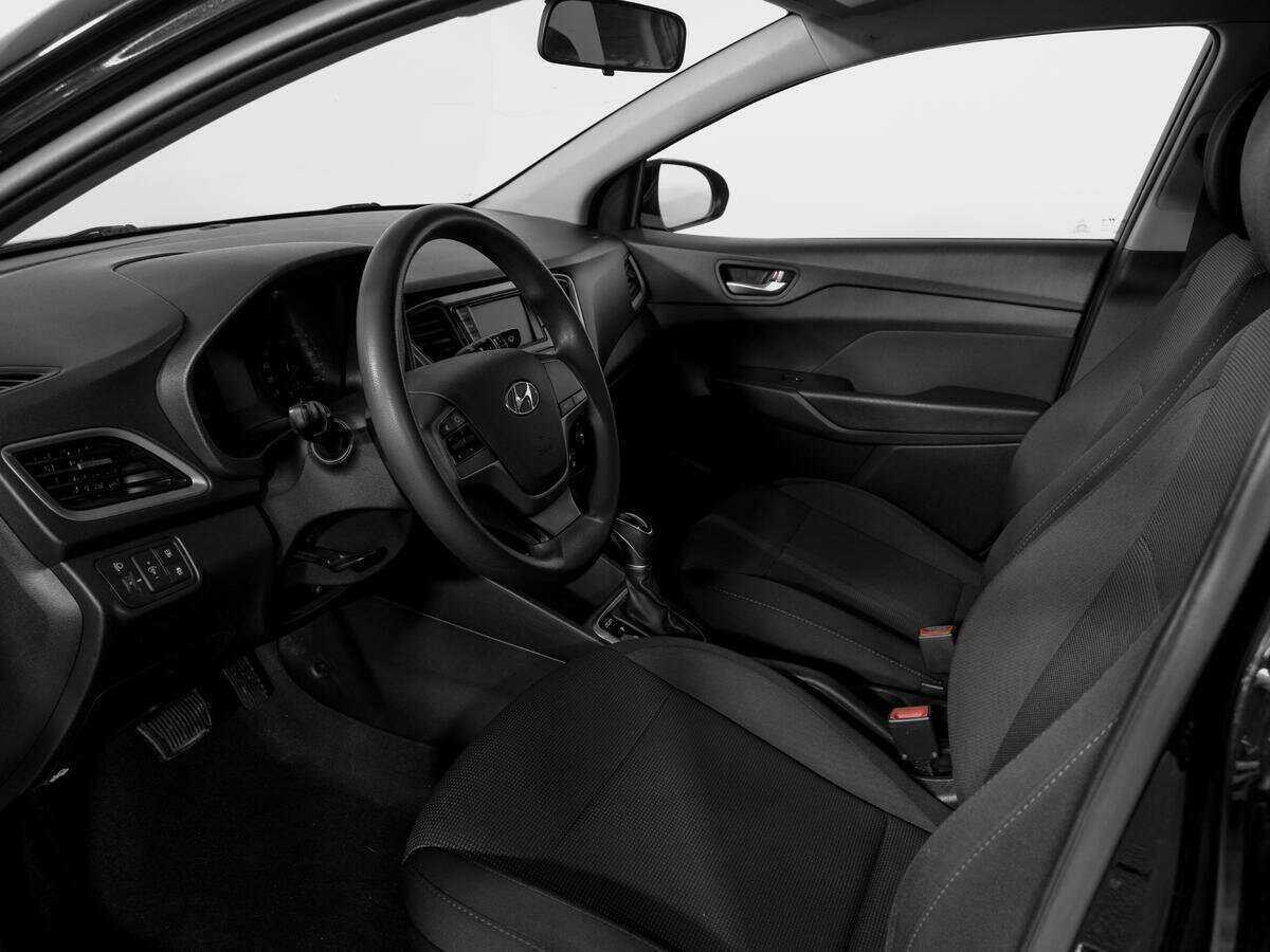 Купить Hyundai Solaris с пробегом. Фото: #12