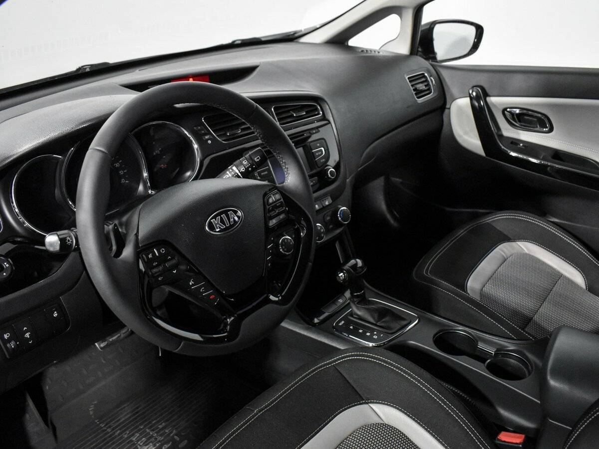 Купить Kia Ceed с пробегом. Фото: #8