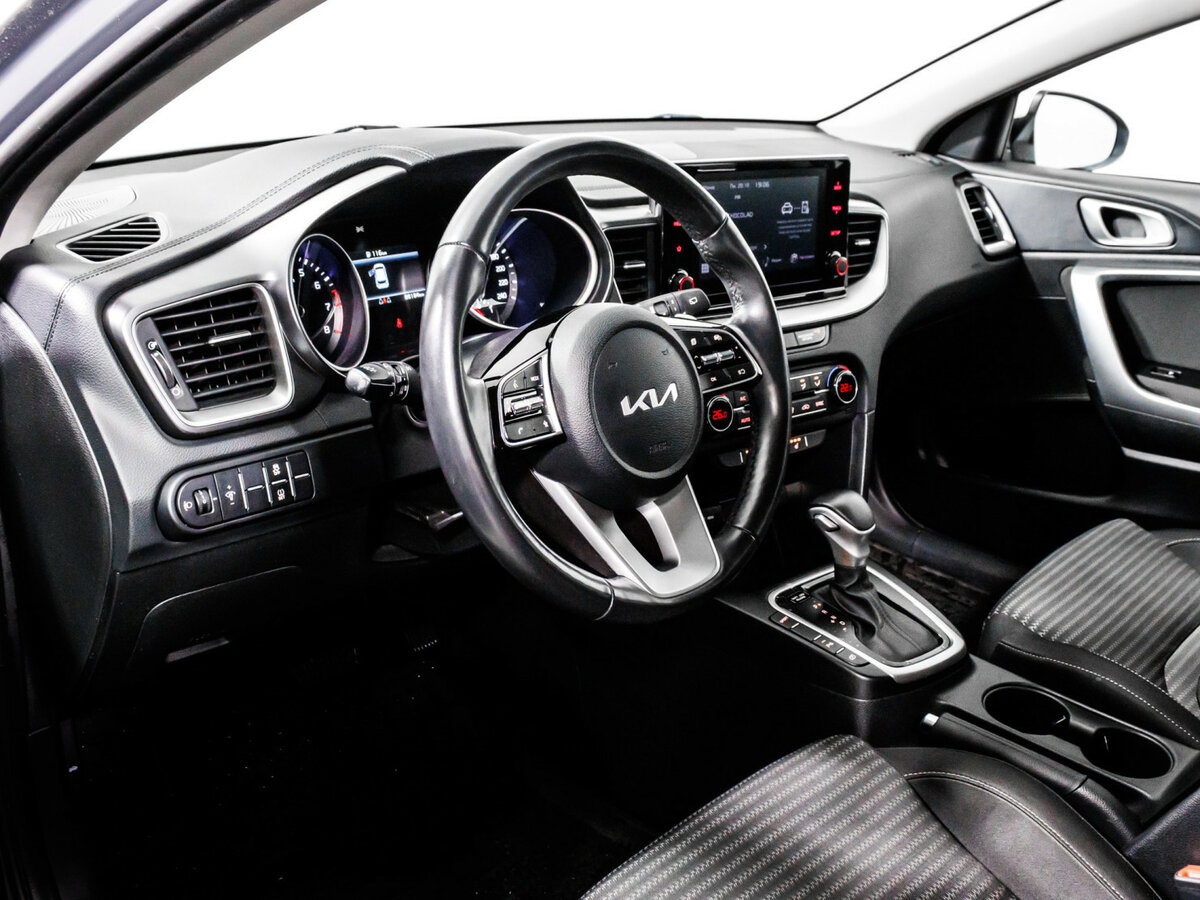 Купить Kia Ceed с пробегом. Фото: #11