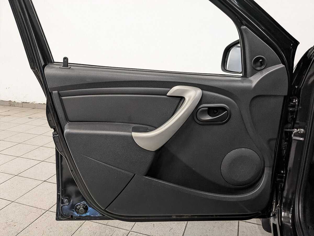 Купить Renault Sandero с пробегом. Фото: #18