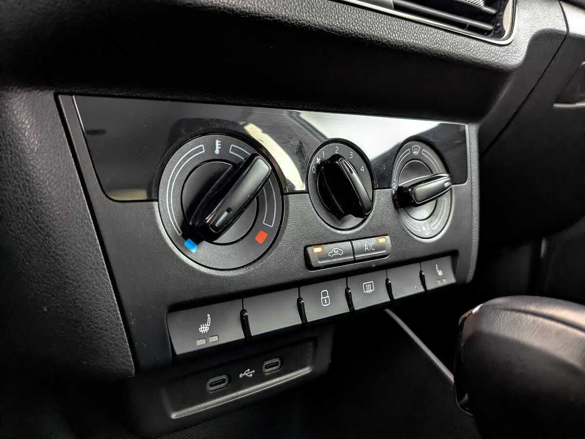 Купить Volkswagen Polo с пробегом. Фото: #16