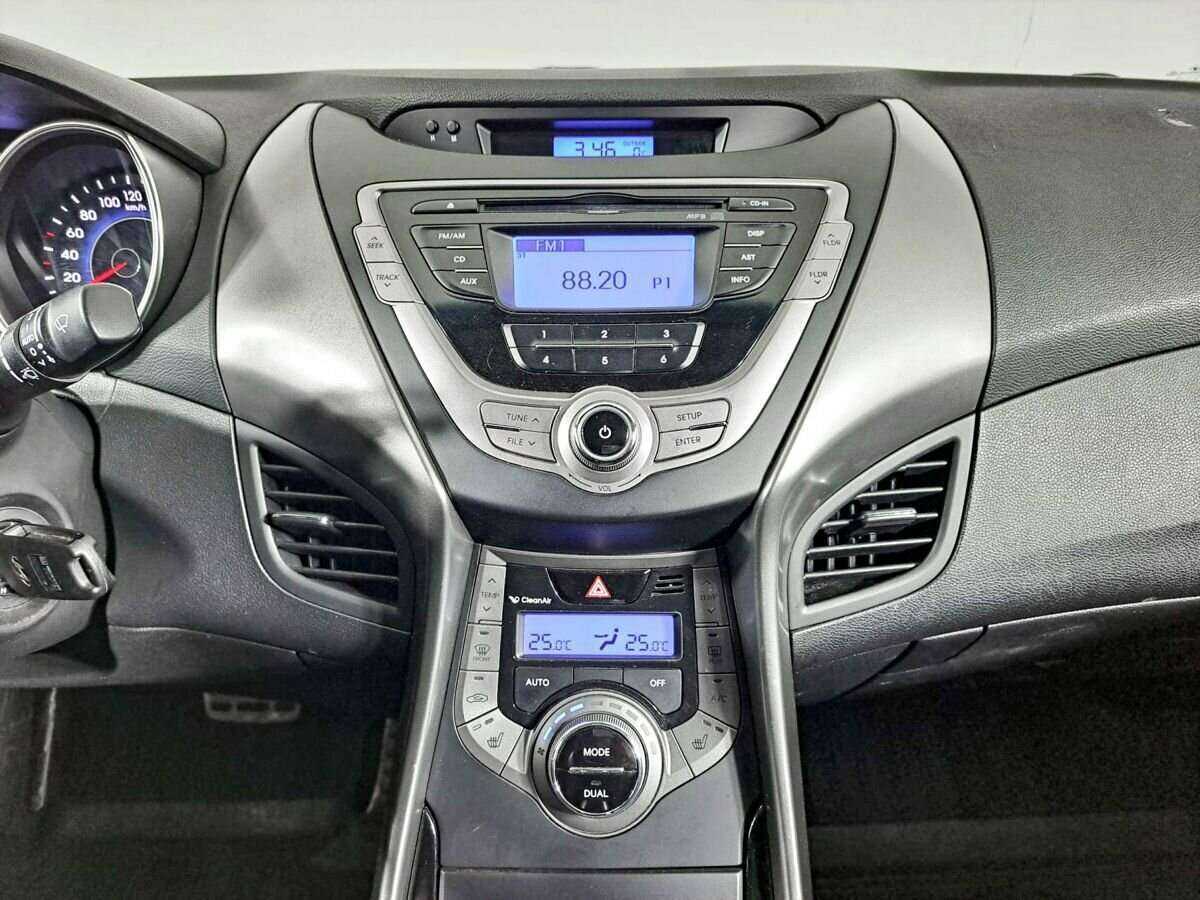 Купить Hyundai Elantra с пробегом. Фото: #12