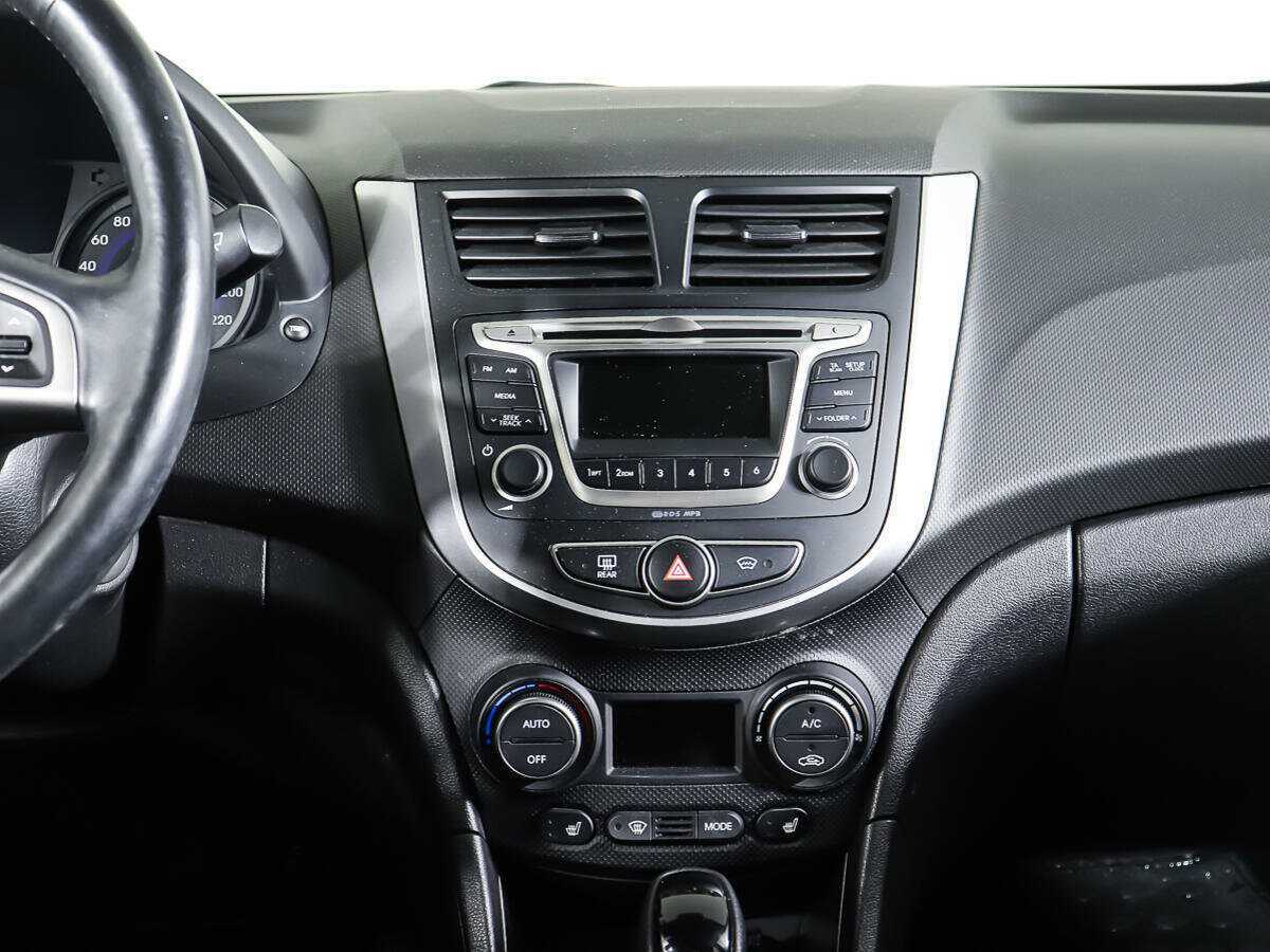 Купить Hyundai Solaris с пробегом. Фото: #11