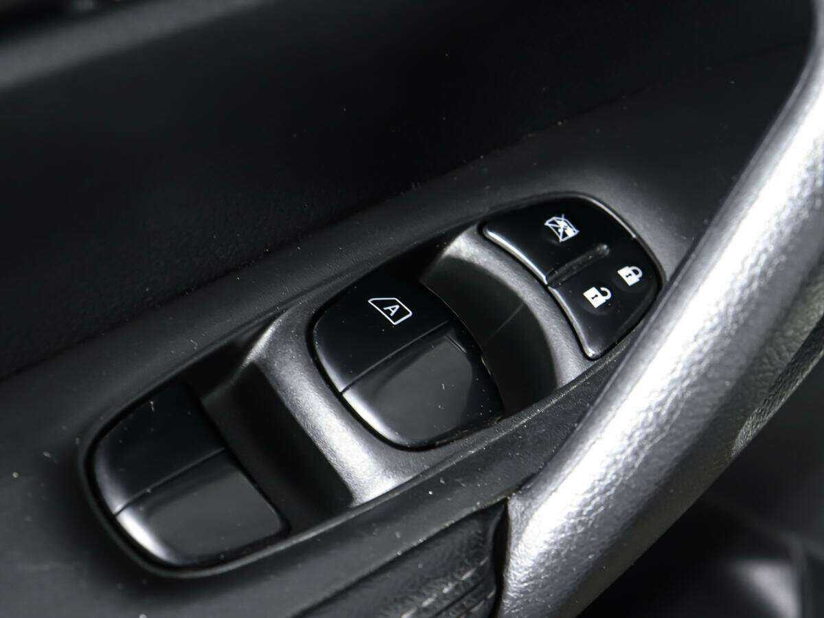 Купить Nissan X-Trail с пробегом. Фото: #17