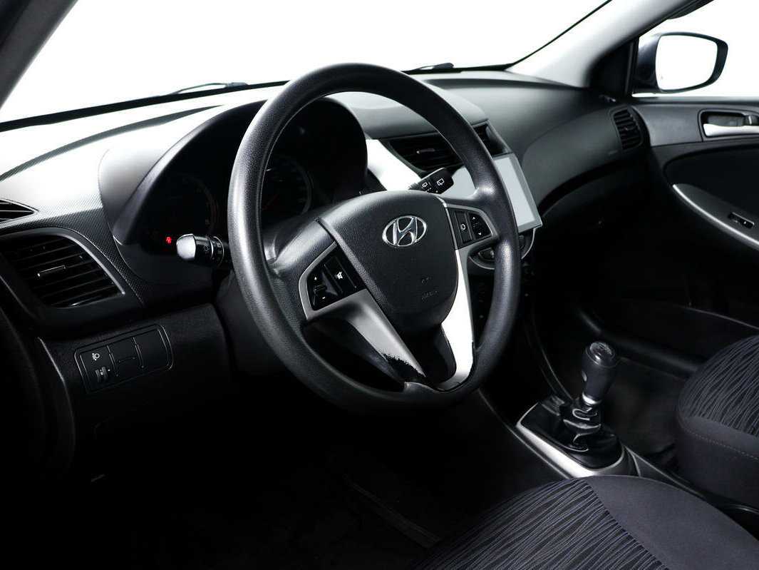 Купить Hyundai Solaris с пробегом. Фото: #12