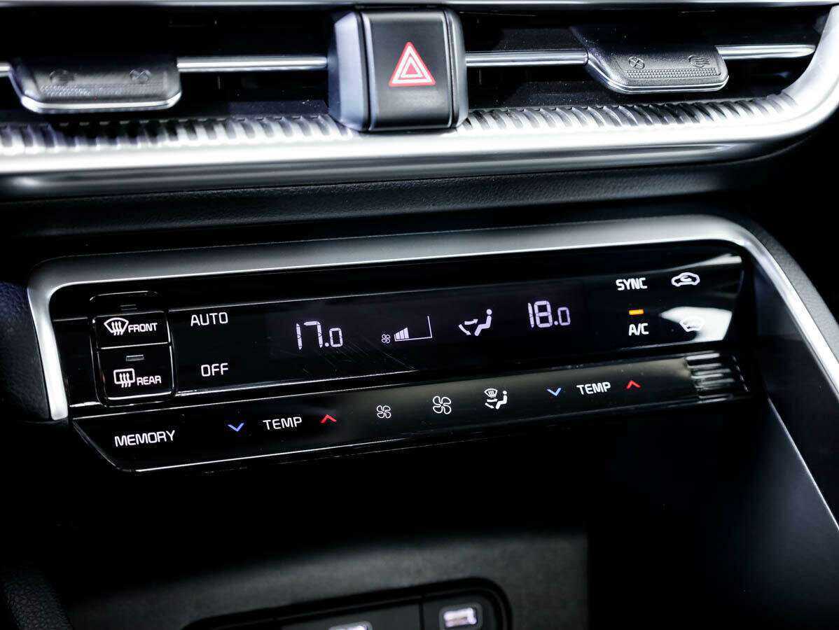 Купить Kia K5 с пробегом. Фото: #14