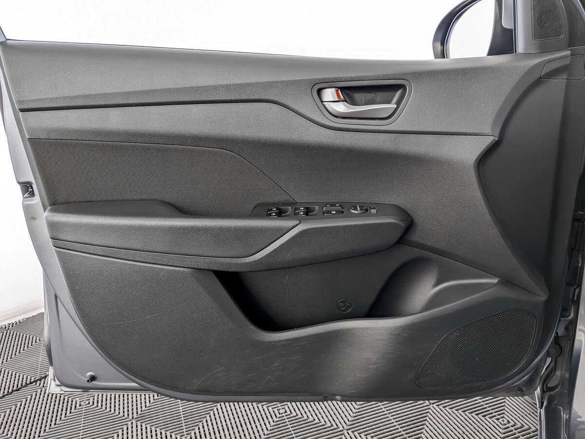 Купить Hyundai Solaris с пробегом. Фото: #14