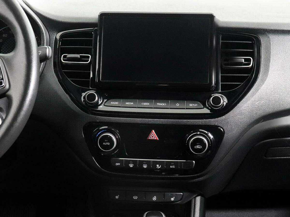 Купить Hyundai Solaris с пробегом. Фото: #11