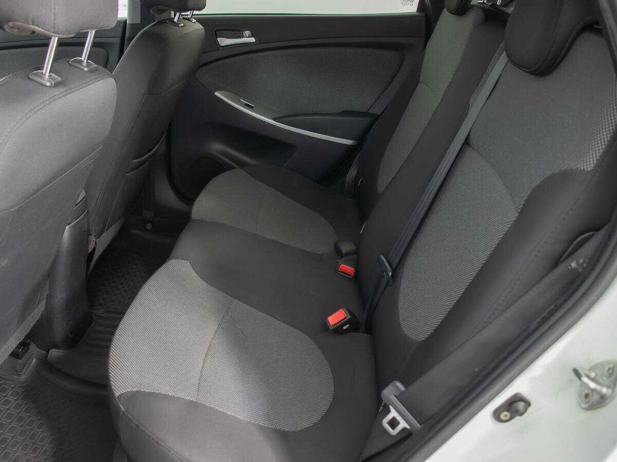 Купить Hyundai Solaris с пробегом. Фото: #10