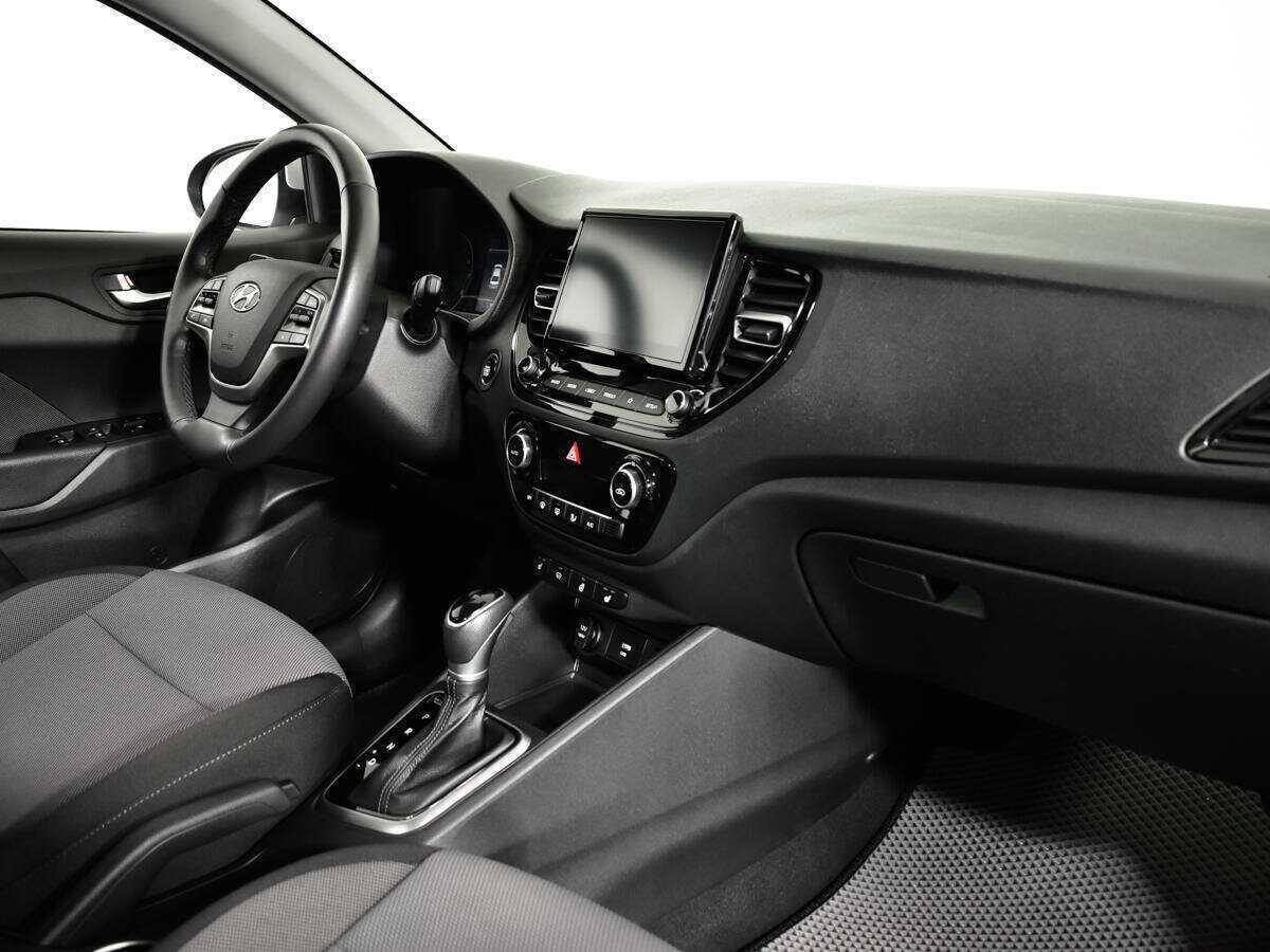 Купить Hyundai Solaris с пробегом. Фото: #8