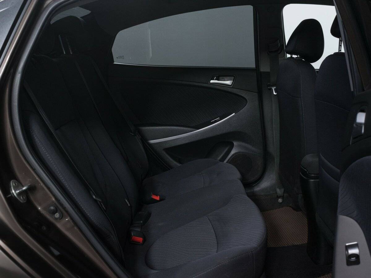 Купить Hyundai Solaris с пробегом. Фото: #9