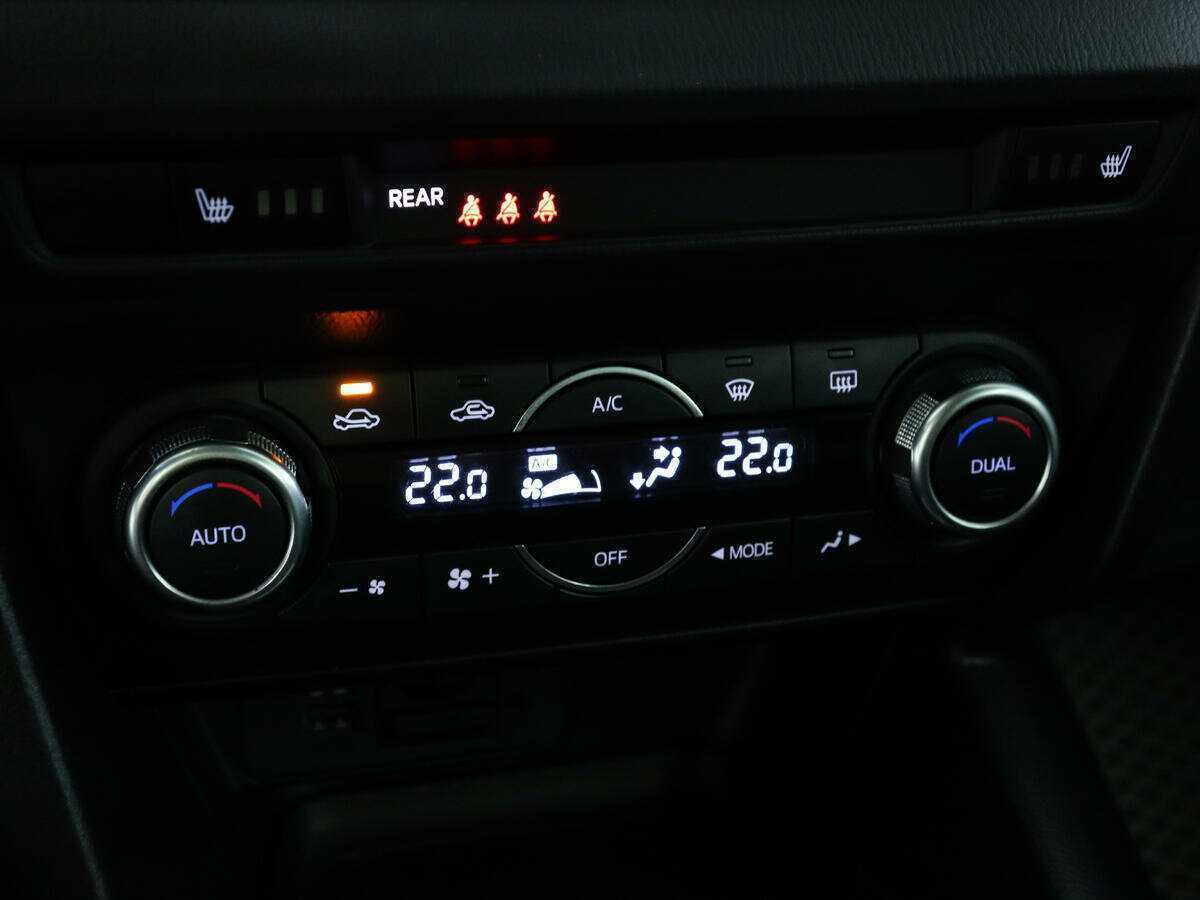 Купить Mazda 3 с пробегом. Фото: #13