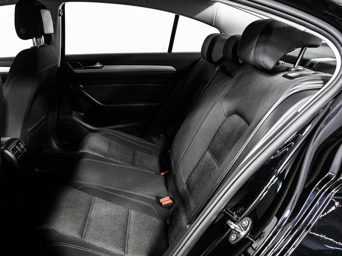 Купить Volkswagen Passat с пробегом. Фото: #13