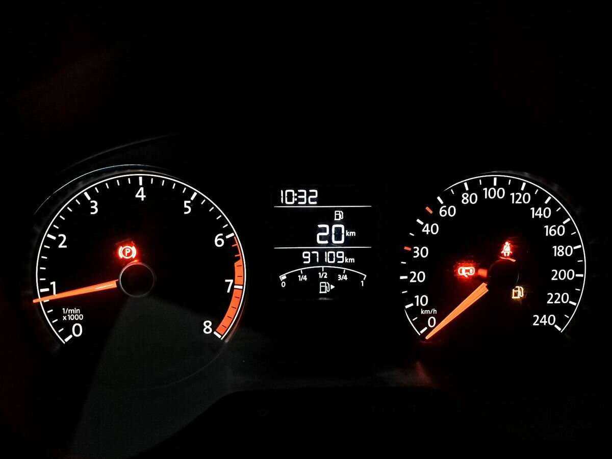 Купить Volkswagen Polo с пробегом. Фото: #10