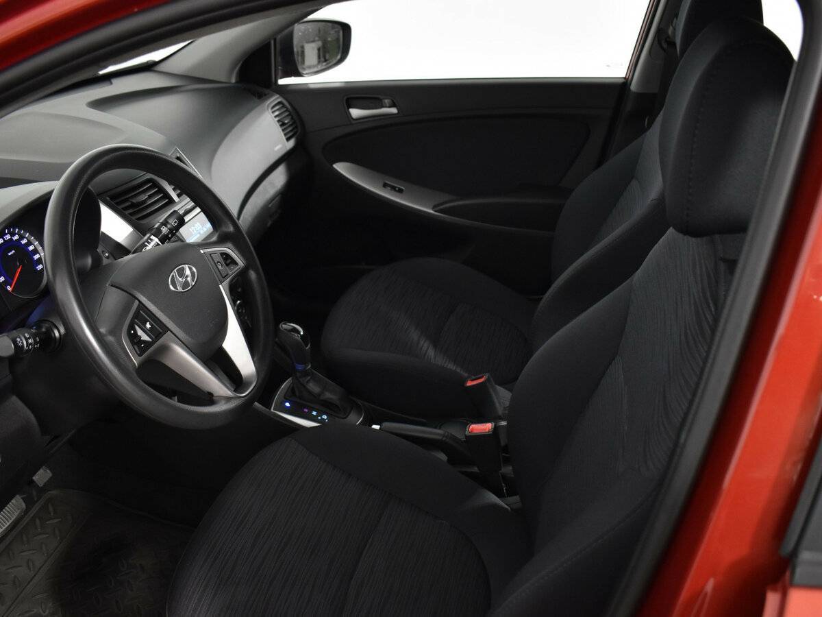 Купить Hyundai Solaris с пробегом. Фото: #8