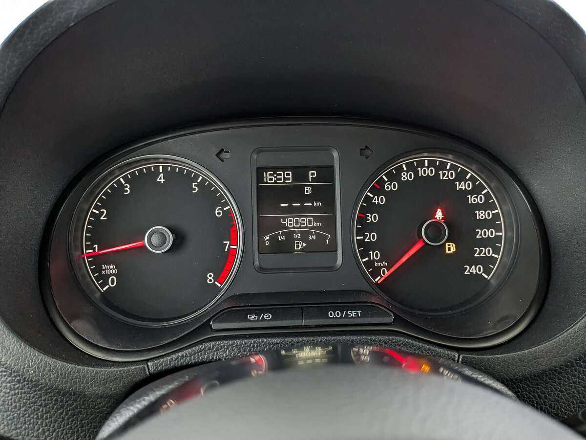 Купить Volkswagen Polo с пробегом. Фото: #11