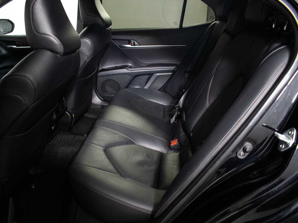 Купить Toyota Camry с пробегом. Фото: #9