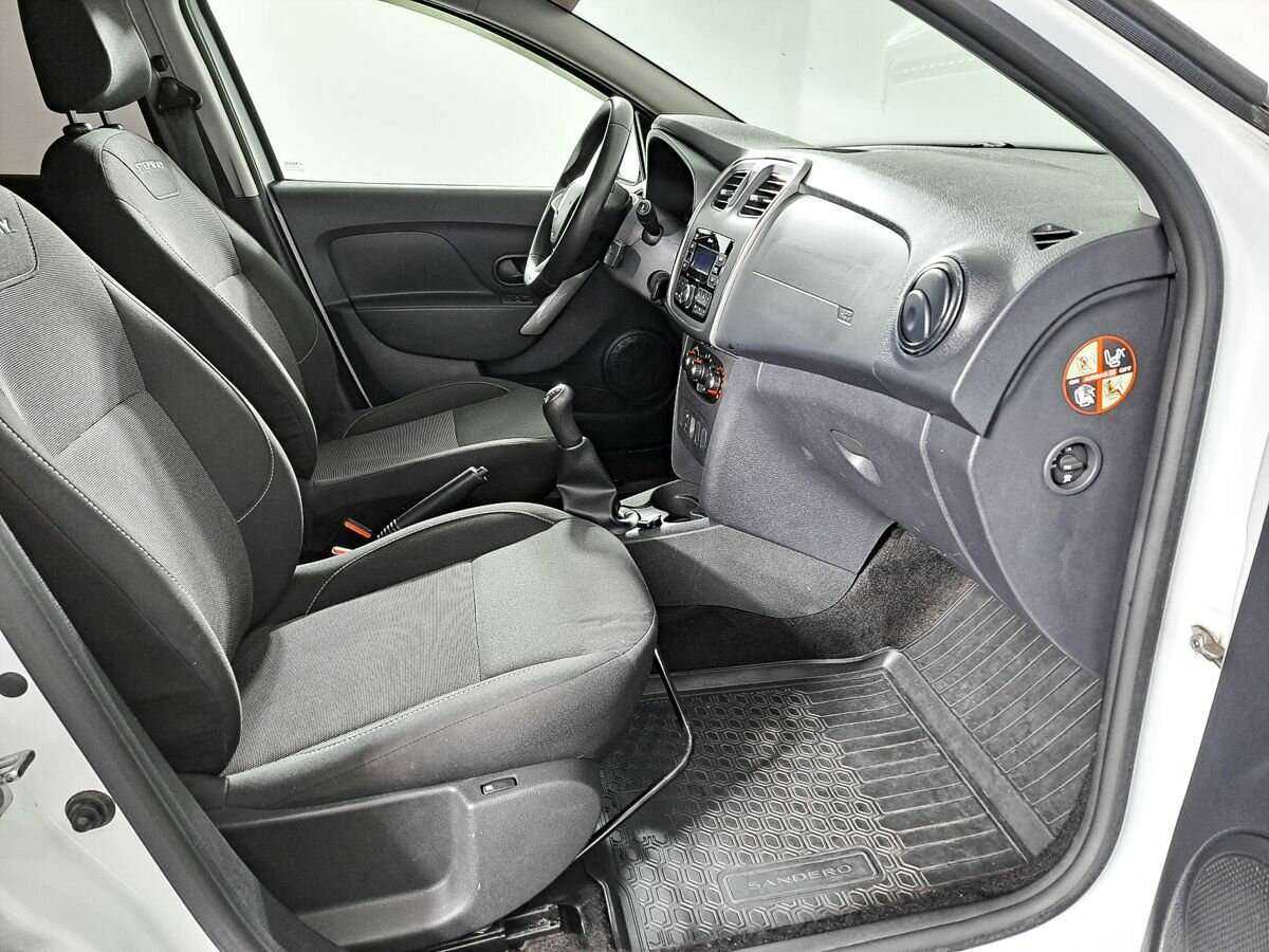 Купить Renault Sandero с пробегом. Фото: #8
