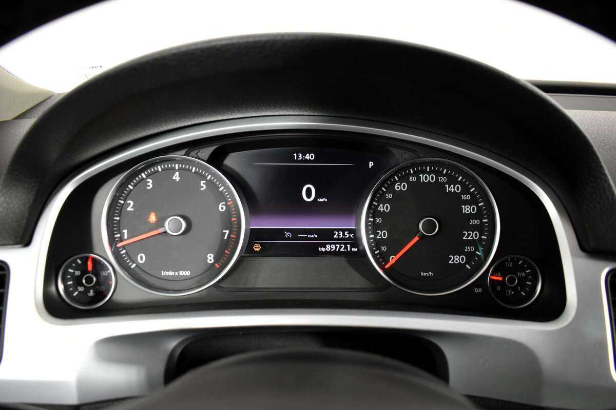 Купить Volkswagen Touareg с пробегом. Фото: #6