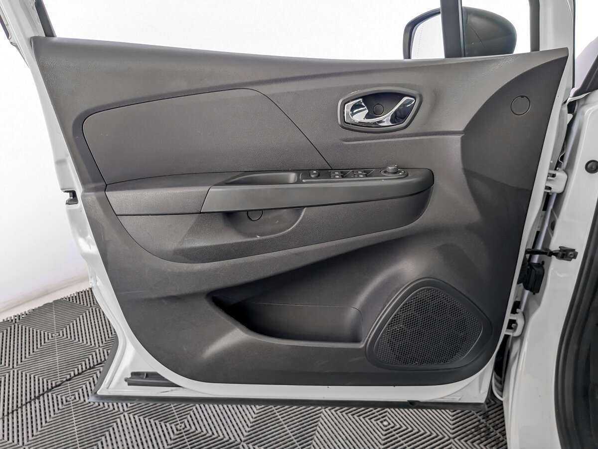 Купить Renault Kaptur с пробегом. Фото: #17