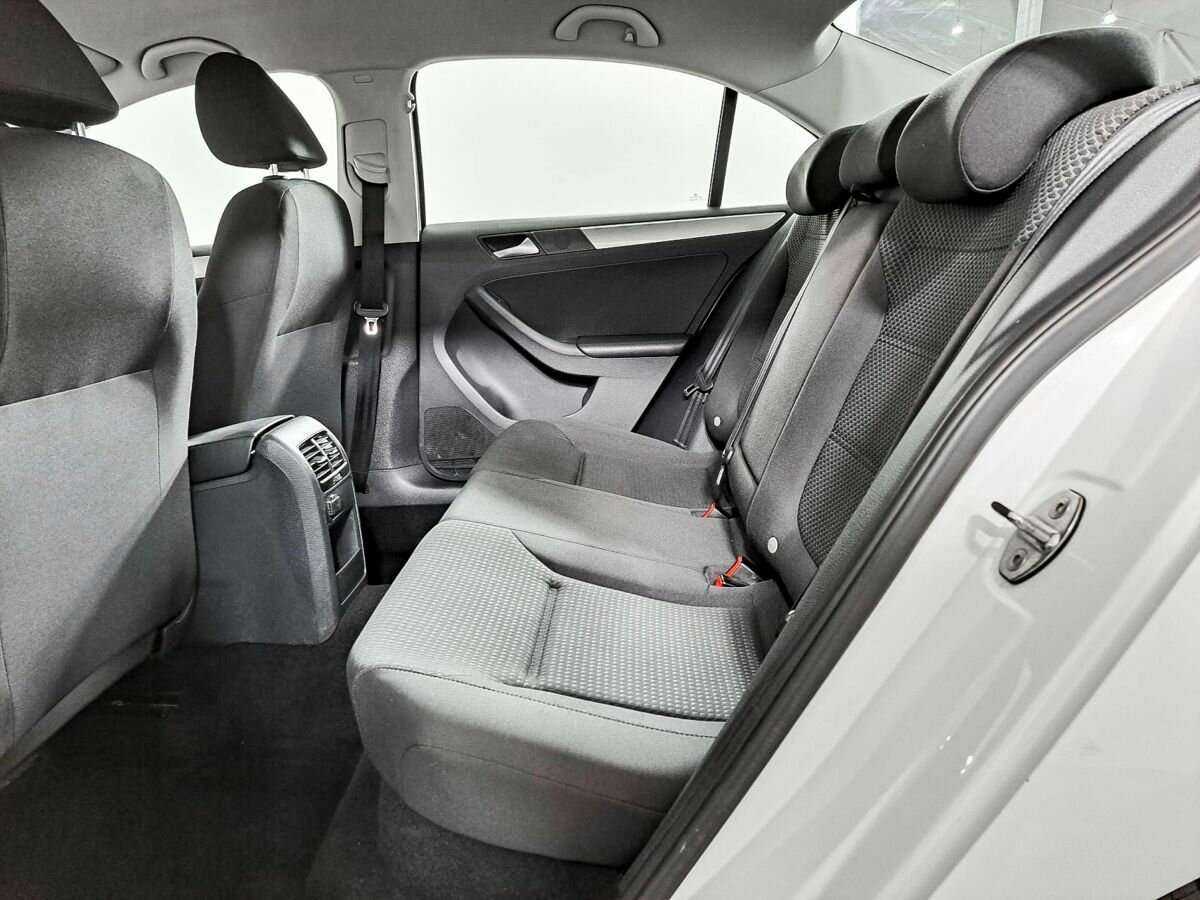 Купить Volkswagen Jetta с пробегом. Фото: #7