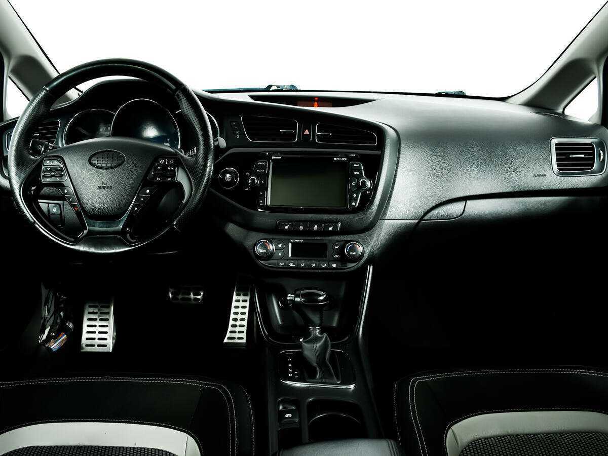 Купить Kia Ceed с пробегом. Фото: #10