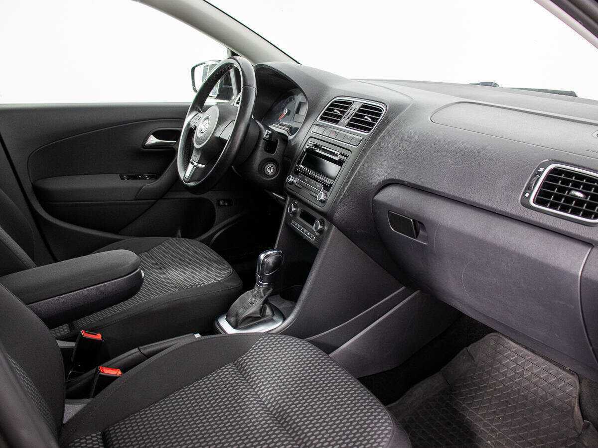 Купить Volkswagen Polo с пробегом. Фото: #8