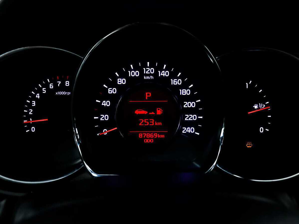 Купить Kia Ceed с пробегом. Фото: #9