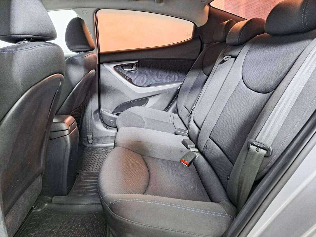 Купить Hyundai Elantra с пробегом. Фото: #9