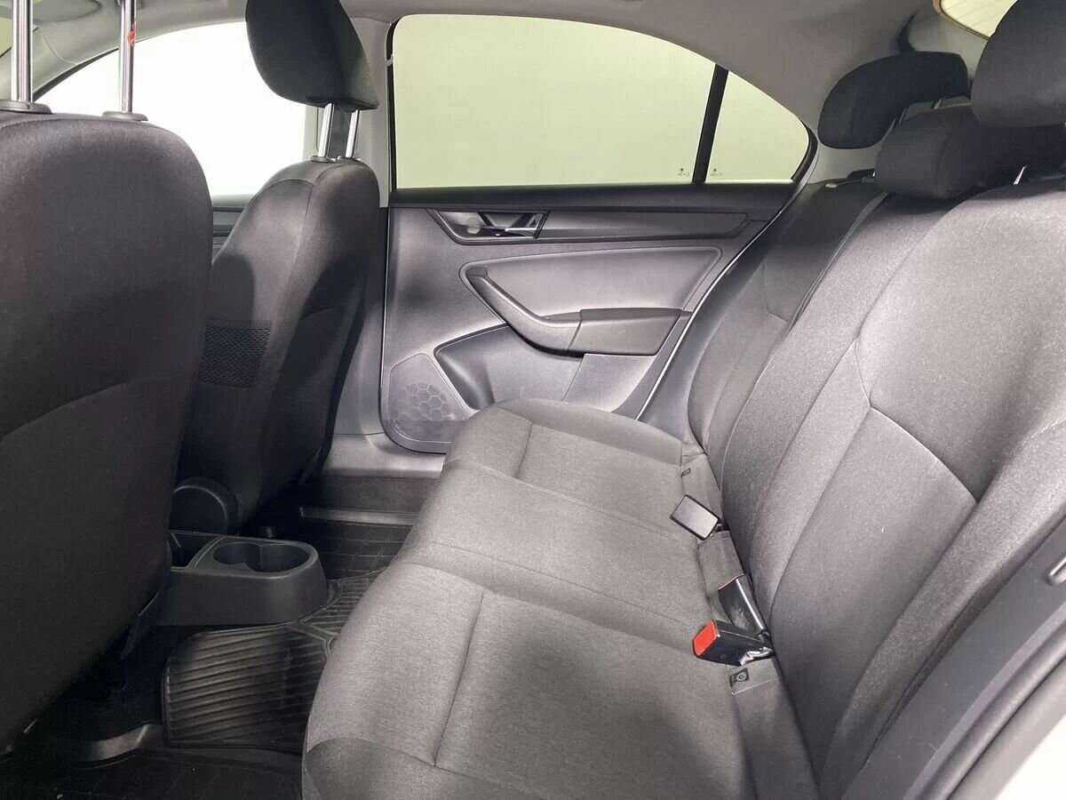 Купить Skoda Rapid с пробегом. Фото: #11