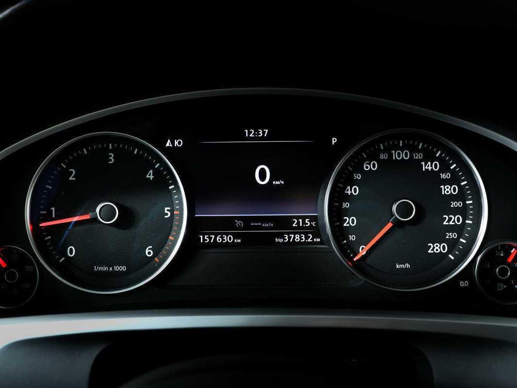 Купить Volkswagen Touareg с пробегом. Фото: #9