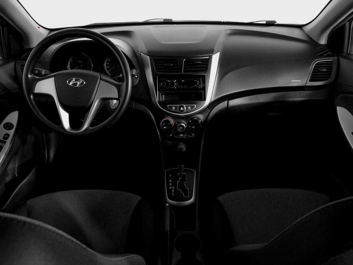 Купить Hyundai Solaris с пробегом. Фото: #11