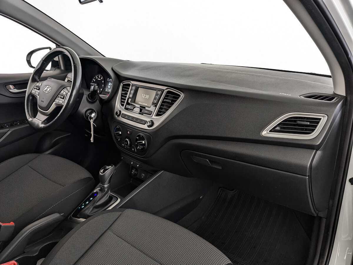 Купить Hyundai Solaris с пробегом. Фото: #8