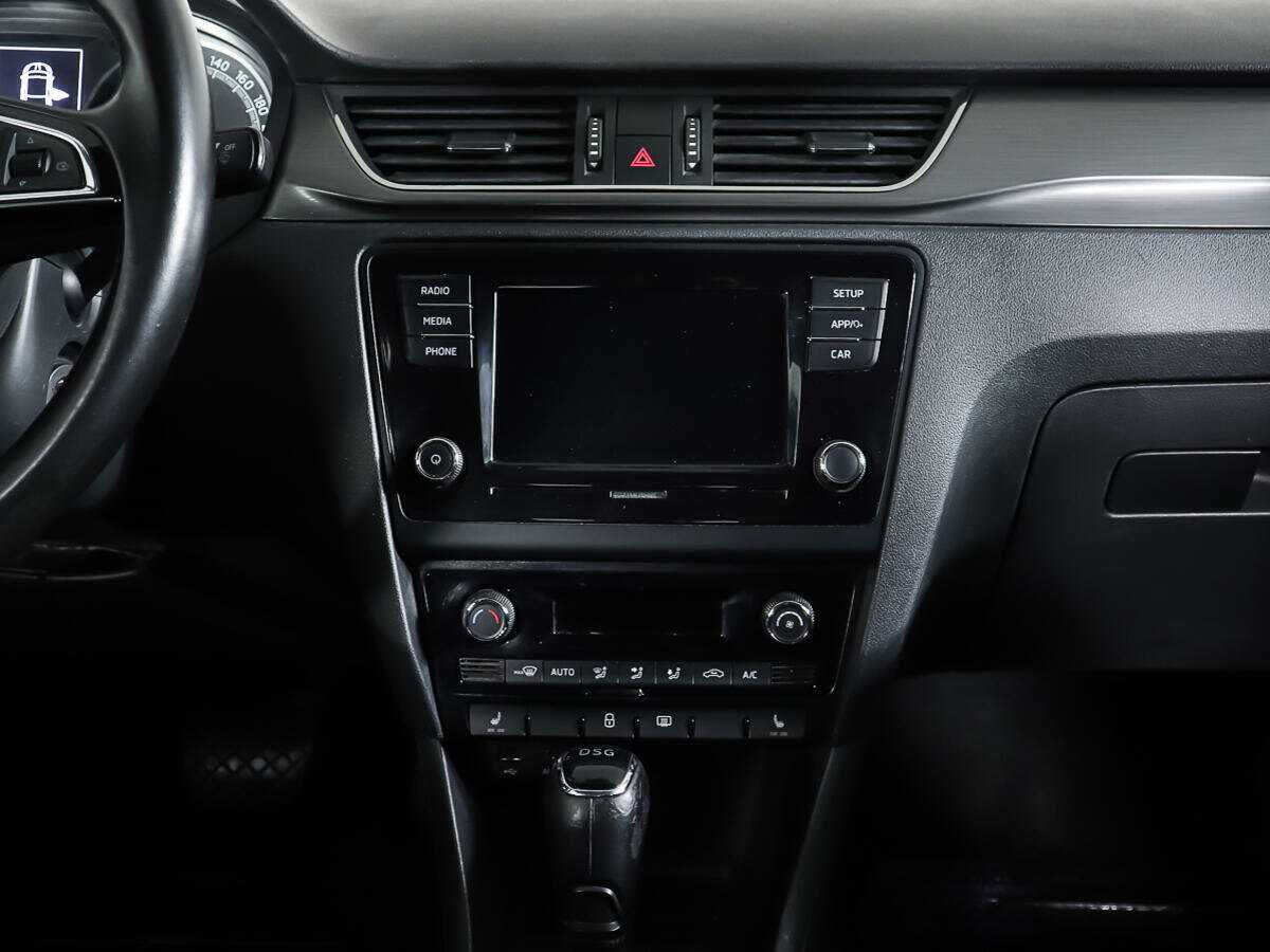 Купить Skoda Rapid с пробегом. Фото: #11