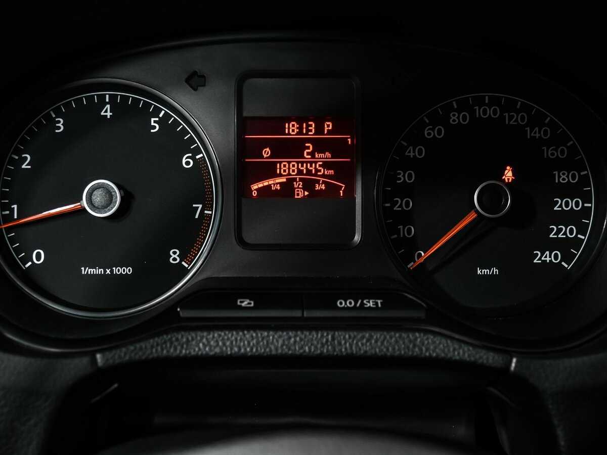 Купить Volkswagen Polo с пробегом. Фото: #9