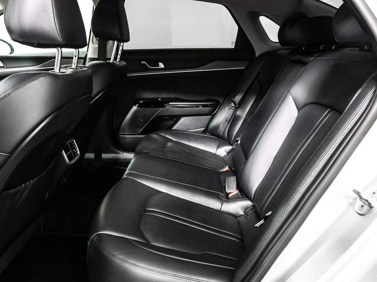 Купить Kia K5 с пробегом. Фото: #11