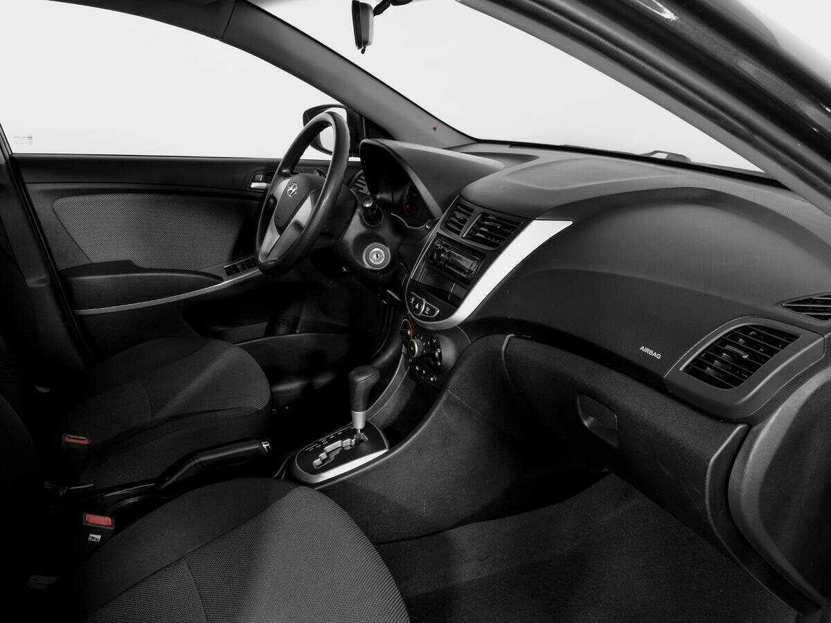 Купить Hyundai Solaris с пробегом. Фото: #8