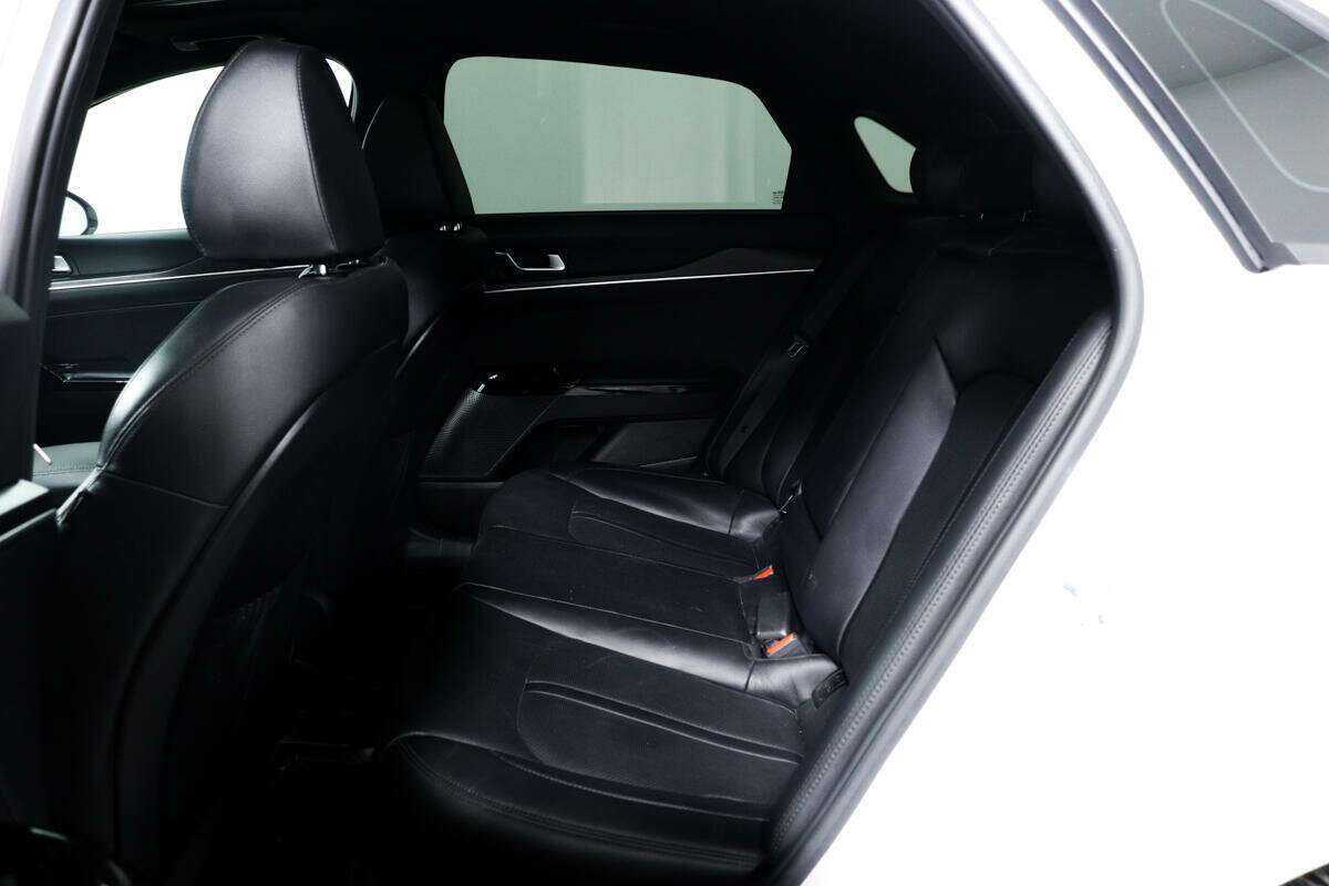 Купить Kia K5 с пробегом. Фото: #11