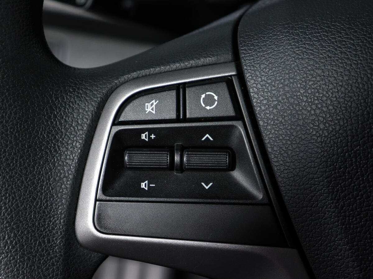 Купить Hyundai Solaris с пробегом. Фото: #13