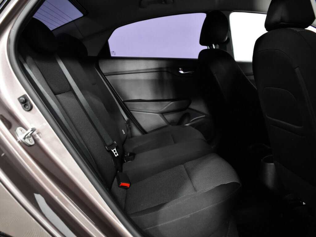 Купить Hyundai Solaris с пробегом. Фото: #9