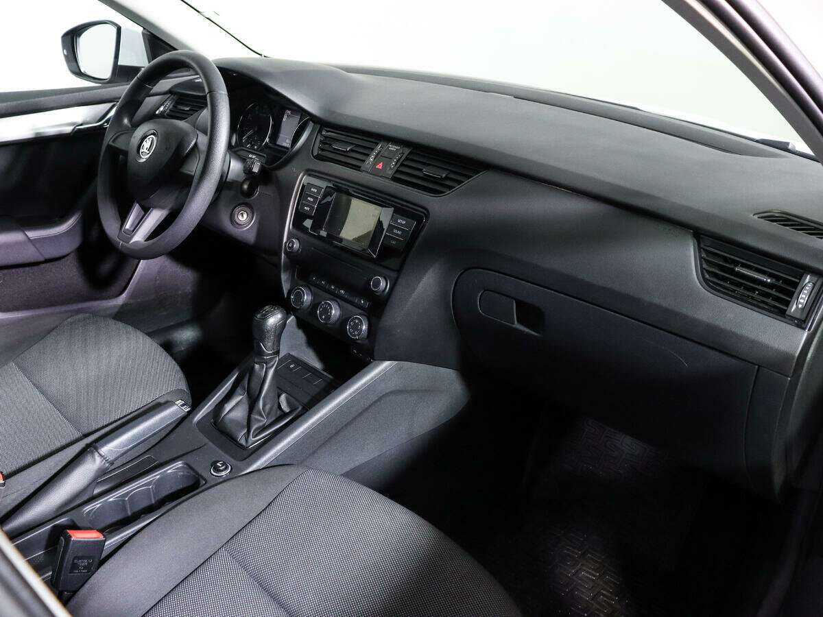 Купить Skoda Octavia с пробегом. Фото: #6