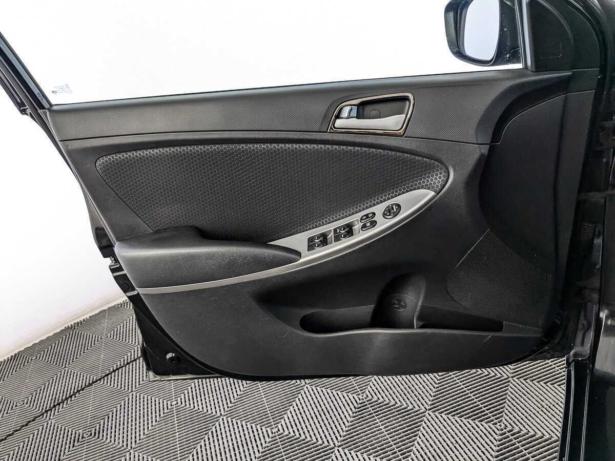 Купить Hyundai Solaris с пробегом. Фото: #14